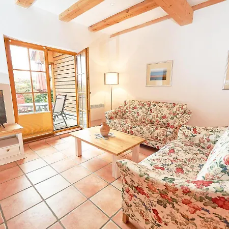 Semesterbostad Strandschloesschen - Haushaelfte 2