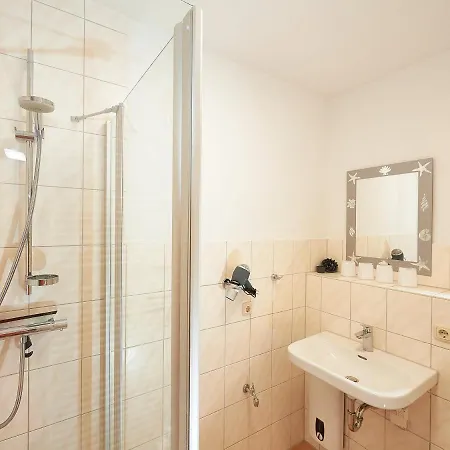 Strandschloesschen - Haushaelfte 2 Semesterbostad *