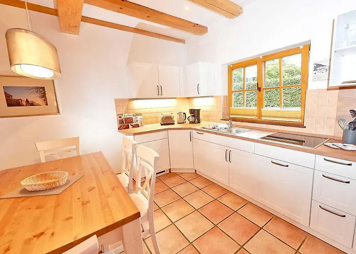 Strandschloesschen - Haushaelfte 2 Sellin (Rugen)