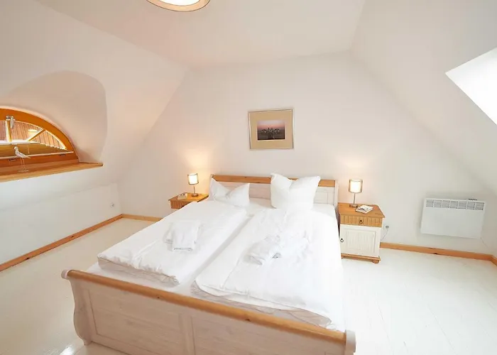 Strandschloesschen - Haushaelfte 2 * Sellin (Rugen)